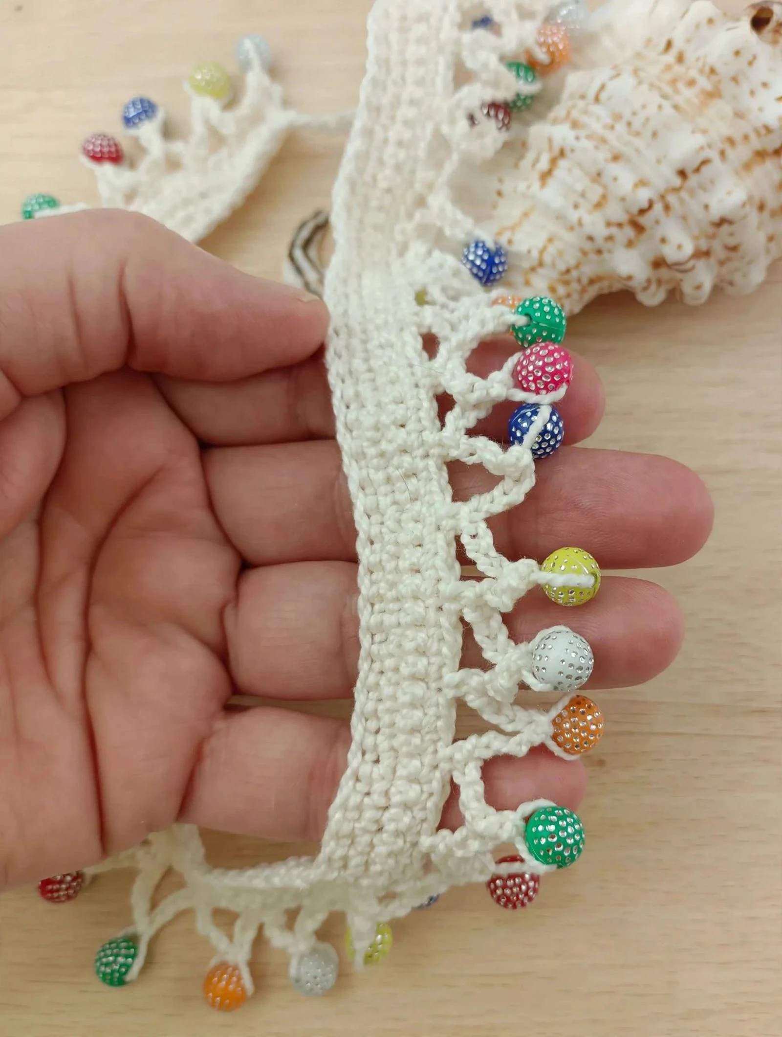 Crochet-knitted necklace with colorful beads – photo 5
